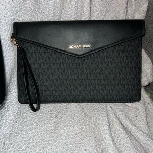 Michael Kors cute clutch bag- NEVER USED